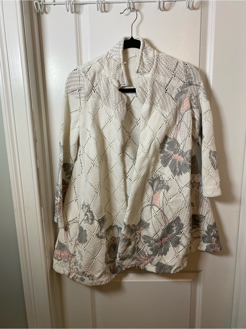 Anthropologie Knitted &Knotted Open-front Cream Floral Knit Cardigan